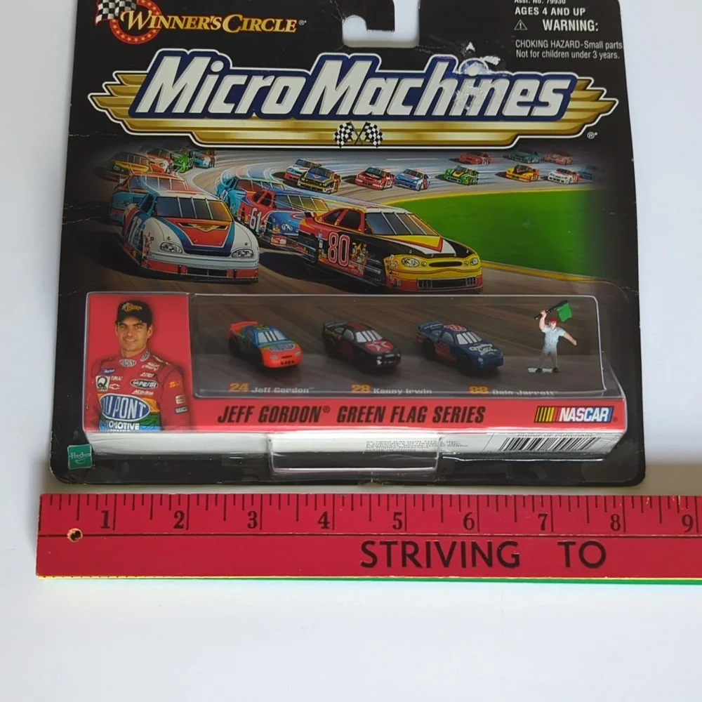 1999 Galoob Toys Micro Machines Winners Circle Jeff Gordon Green Flag Series NIP